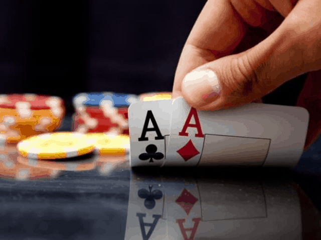 Luật chơi và cách đánh bài Poker cho tân binh Luat choi va cach danh bai Poker cho tan binh