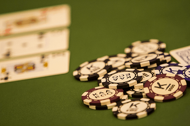 Các câu hỏi về thực hành chiến lược chơi Blackjack và phương pháp đếm bài Cac cau hoi ve thuc hanh chien luoc choi Blackjack va phuong phap dem bai