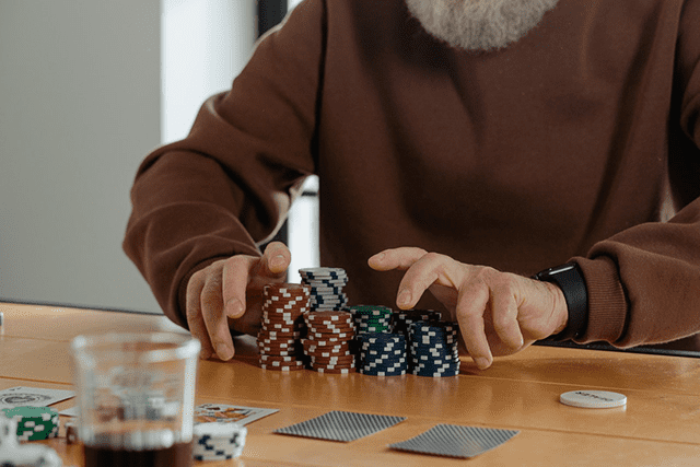 Cách chơi poker trực tuyến với tất cả các loại đối thủ Cach choi poker truc tuyen voi tat ca cac loai doi thu