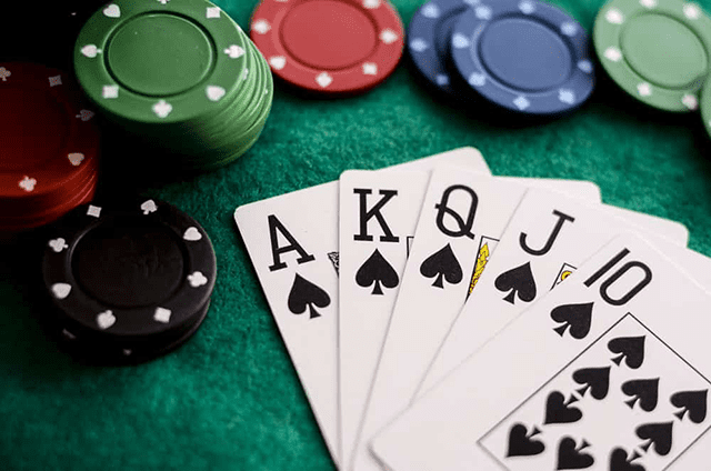 Tìm hiểu những hình thức chơi của tựa game Blackjack? Tim hieu nhung hinh thuc choi cua tua game Blackjack?