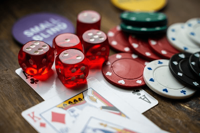 Giải thích về một số luật chơi cơ bản của tựa game Sicbo? Giai thich ve mot so luat choi co ban cua tua game Sicbo?