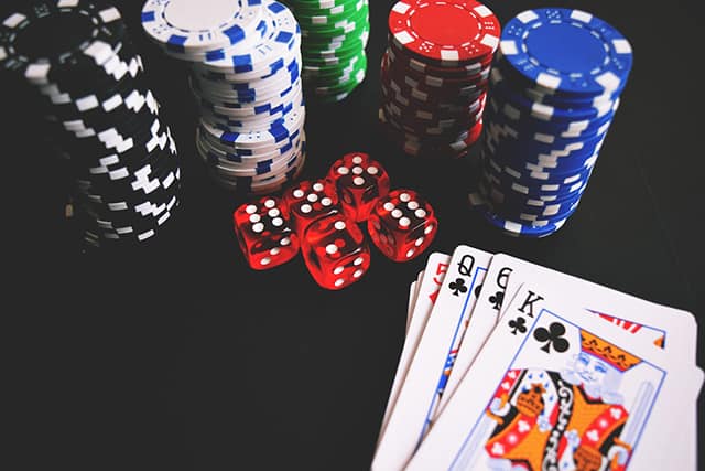 Tiến lên miền Bắc tựa game cực hot làm mưa làm gió tại Việt Nam thời gian vừa qua? Tien len mien Bac tua game cuc hot lam mua lam gio tai Viet Nam thoi gian vua qua?
