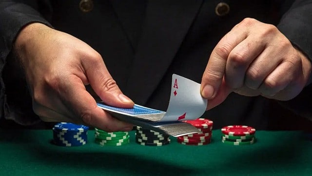 Poker và sai lầm khiến bạn mất đi lợi thế chiến thắng trước đối thủ Poker va sai lam khien ban mat di loi the chien thang truoc doi thu
