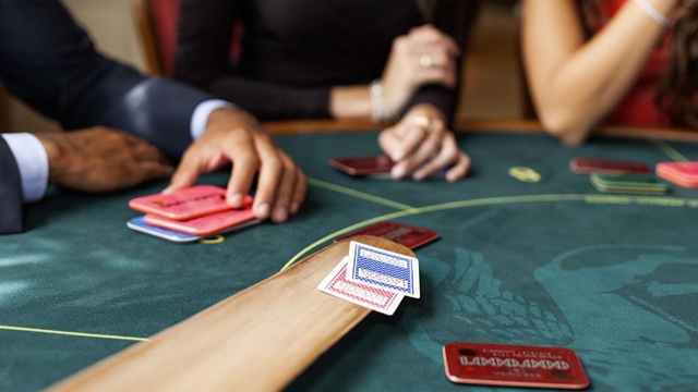 Chia sẻ cách để chiến thắng nhà cái trong bài Baccarat giúp bạn dễ dàng kiếm lời