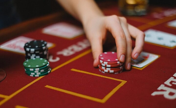 Cách chơi poker dễ thắng với checklist poker cho người mới